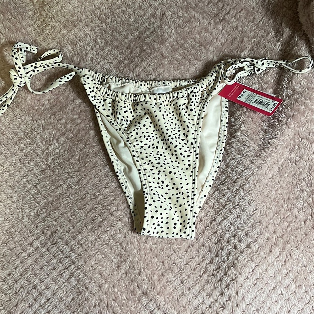 Target Xhilaration | Cheeky Bikini Bottom | Never Worn in Pool | Size M